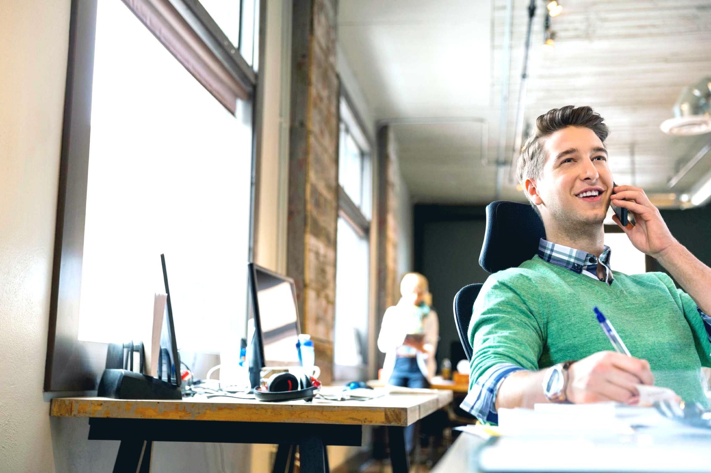 Interaktiver Moment in einem Webinar mit Teilnehmerfragen und Expertenantworten